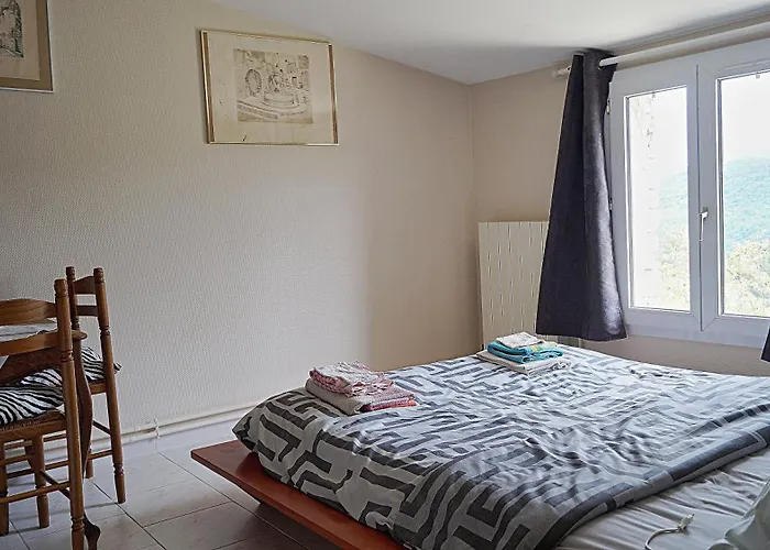 Hébergement de vacances De Saint-ribert 6 Pièces La Rochette (Alpes-de-Haute-Provence)